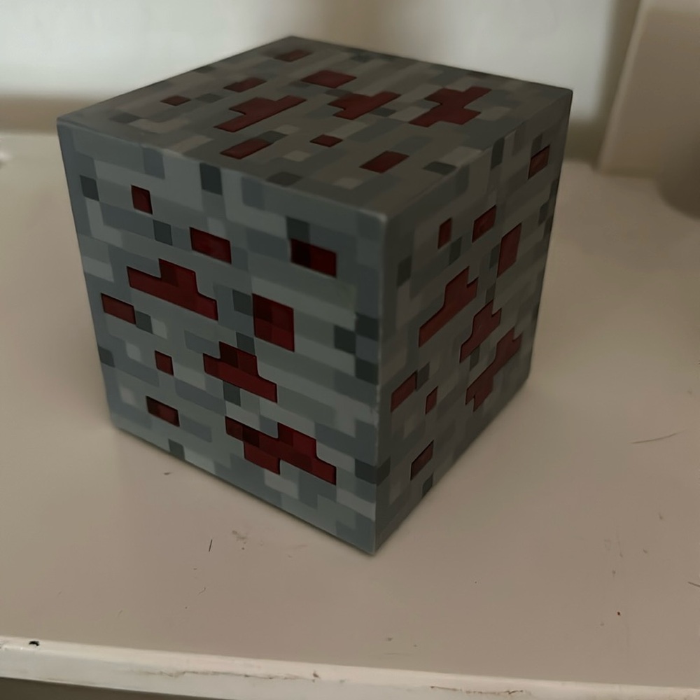 Minecraft Night light cube || Light-Up Redstone Ore Toy